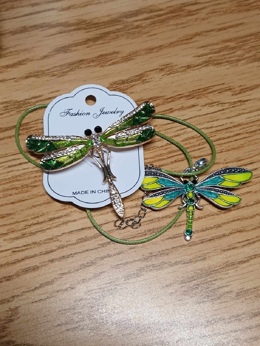 NWOT 2PC Lime Green  Dragonfly Set 1 Brooch 1 Necklace